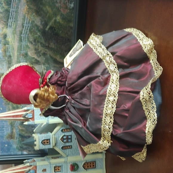 Christmas Caroler/Madame Alexander Doll - Picture 8 of 12